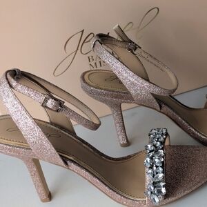 Badgley Mischka Jewel Crystal Embellished Glitter Heels Size 7.5 Bridal Wedding
